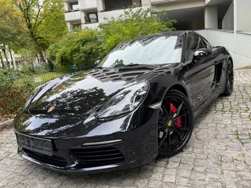 Car image 3