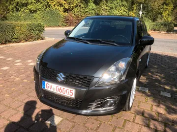 Car image 3