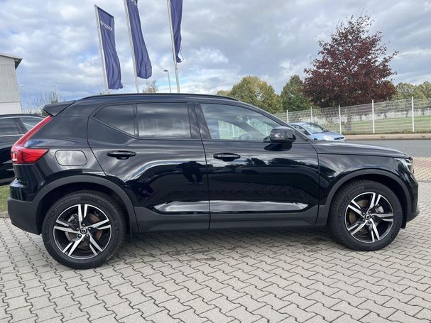 Volvo XC40 B3 Plus Dark DKG 120 kW image number 5