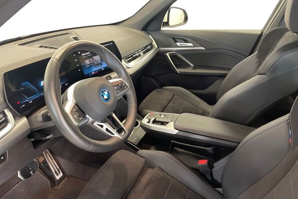 BMW iX1 xDrive30 M Sport 230 kW image number 8