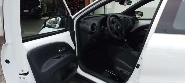 Toyota Aygo X 1.0 CVT 53 kW image number 8