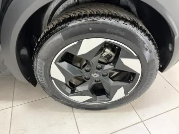 Car image 29