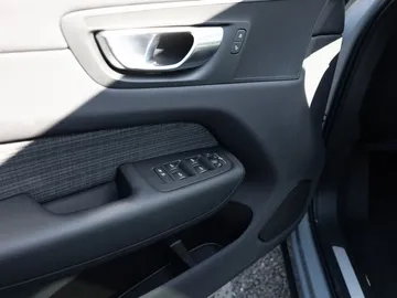 Car image 46