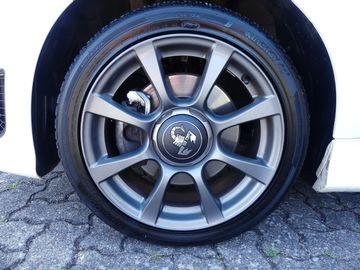 Car image 20