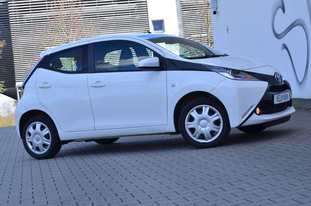 Toyota Aygo 51 kW image number 3