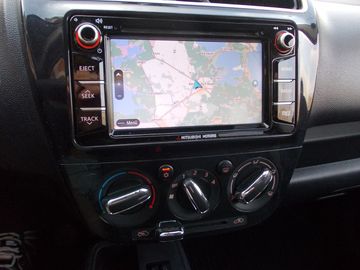 Car image 13