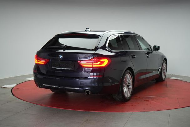 BMW 520d Touring Luxury Line 140 kW image number 3