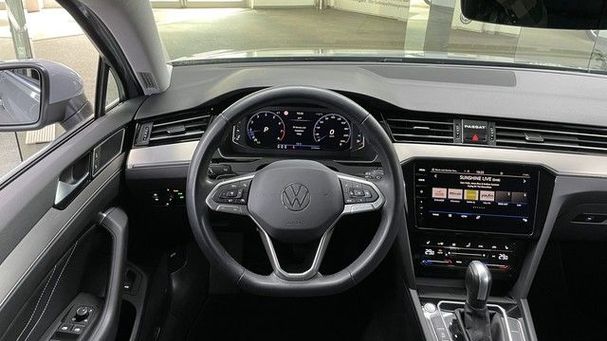 Volkswagen Passat Variant 1.5 TSI Elegance DSG 110 kW image number 11