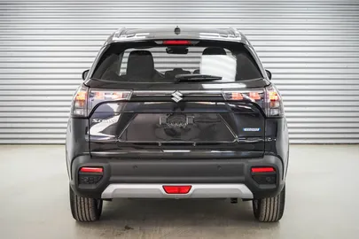 Car image 4