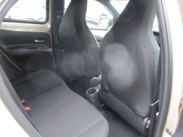 Toyota Aygo X 1.0 VVT-i 53 kW image number 24