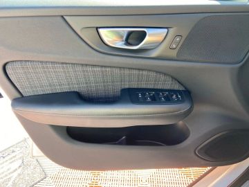 Car image 35