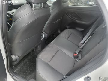 Car image 11