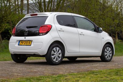 Car image 5