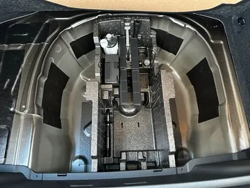 Car image 28
