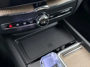 Car image 43
