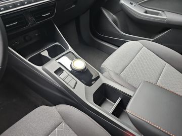 Car image 13