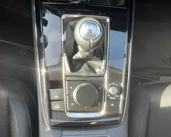 Car image 23