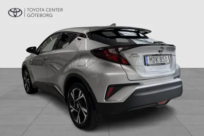 Car image 4