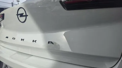 Car image 30