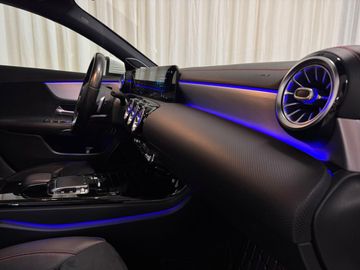 Car image 32