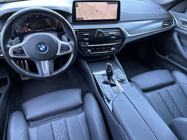 BMW 530d Touring xDrive 210 kW image number 12