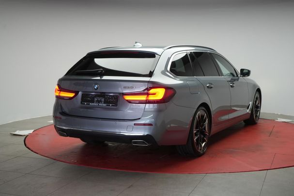 BMW 530i Touring Luxury Line 185 kW image number 3