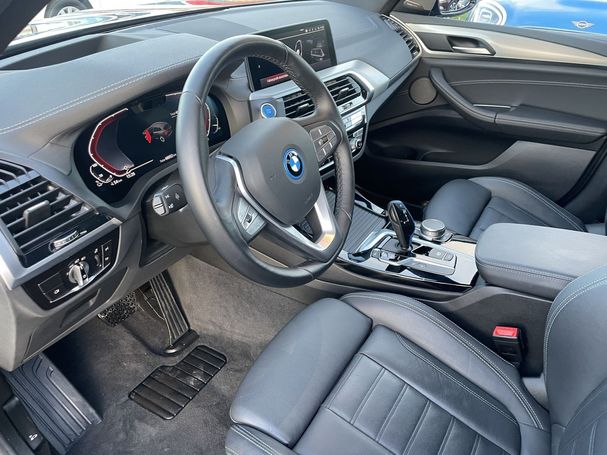 BMW iX3 210 kW image number 13