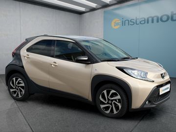 Car image 2