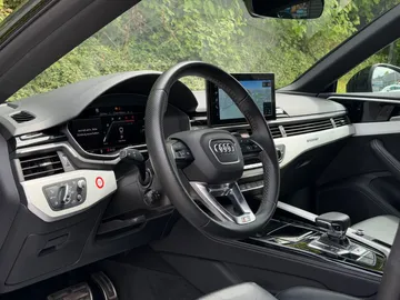 Car image 35
