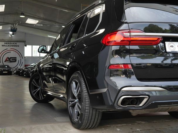 BMW X7 M50i xDrive 390 kW image number 29