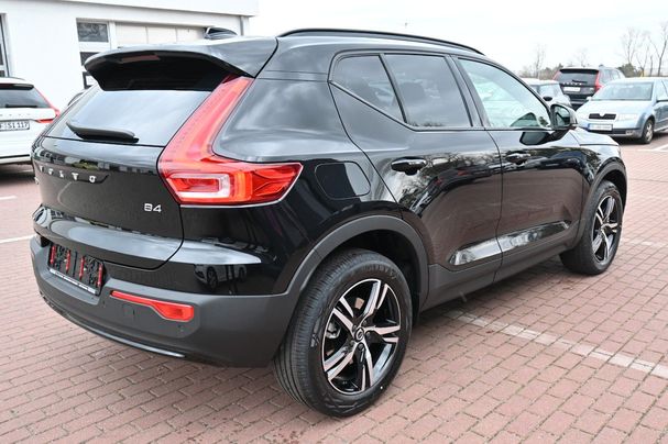 Volvo XC40 B4 Plus Dark DKG 145 kW image number 6