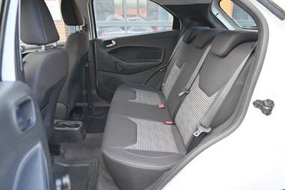 Car image 14