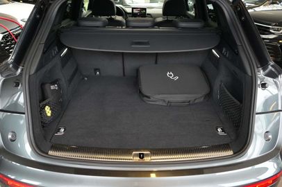 Car image 31