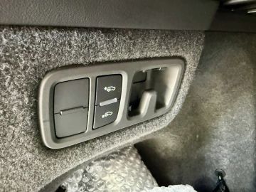 Car image 46