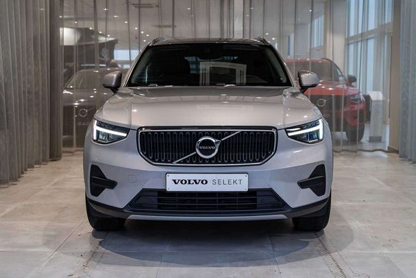 Volvo XC40 T2 Core 95 kW image number 3