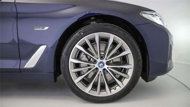 BMW 530 Touring xDrive 215 kW image number 9