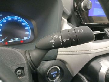 Car image 30