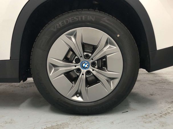 BMW iX1 xDrive30 230 kW image number 18