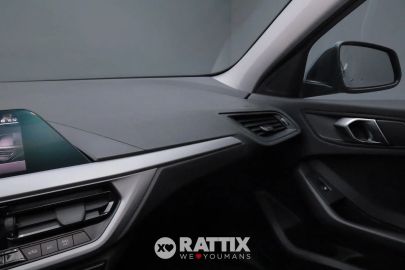 Car image 26