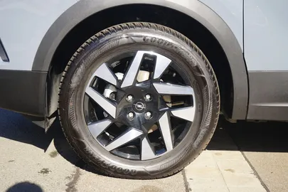 Car image 27