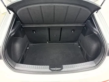 Car image 40
