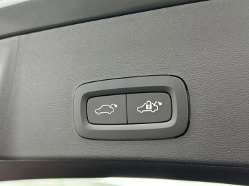 Car image 40