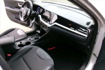 Car image 25