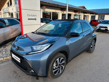 Car image 1