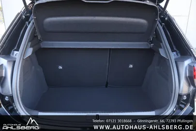Car image 32