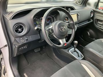 Car image 13