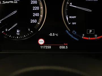 Car image 27