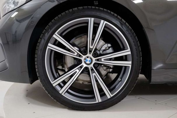 BMW 320d Touring xDrive 140 kW image number 13