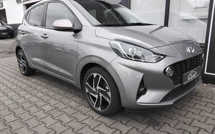 Car image 3