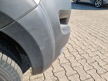 Car image 29